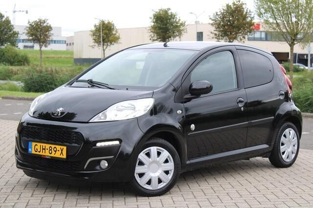 Zwart Gebruikt 2012 Peugeot 107 Hatchback | € 4.499 (Eerlijke prijs) - Afbeelding 1/4