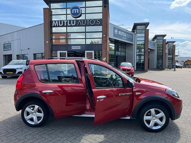 Occasion Dacia Sandero Stepway 87 PK (63 kW) 2010 Rood Hatchback