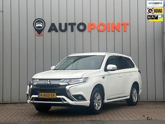 Wit Occasion 2020 Mitsubishi Outlander SUV | € 15.798 (Super prijs) - Afbeelding 1/4