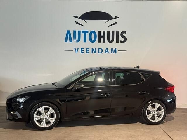 Zwart Gebruikt 2022 Seat Leon FR Hatchback | € 25.995 (Eerlijke prijs) - Afbeelding 1/4