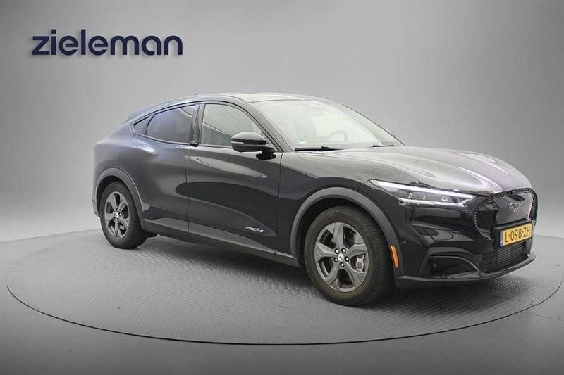 Zwart Gebruikt 2021 Ford Mustang Mach-E SUV | € 21.845 (Goede deal) - Afbeelding 1/4