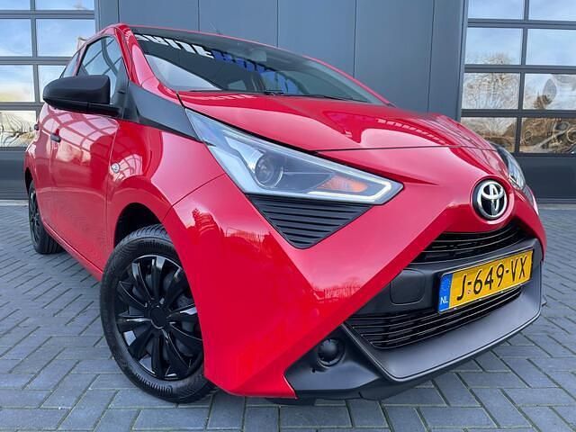 Occasion Toyota Aygo 72 PK (52 kW) 2020 Rood Hatchback