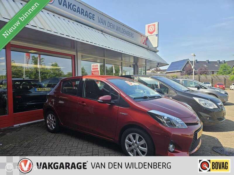Rood Gebruikt 2012 Toyota Yaris Hybrid Comfort Hatchback | € 10.750 (Duur) - Afbeelding 1/3
