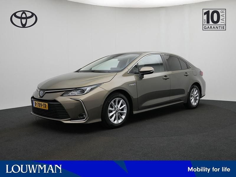 Bruin Occasion 2021 Toyota Corolla Active Sedan | € 21.485 (Eerlijke prijs) - Afbeelding 1/4