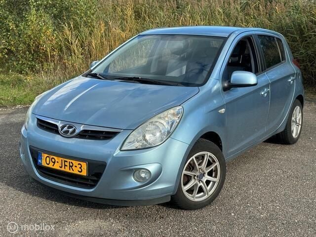 Blauw Occasion 2009 Hyundai i20 Hatchback | € 2.290 (Iets duurder) - Afbeelding 1/4