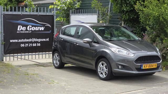 Grijs Gebruikt 2016 Ford Fiesta Style Hatchback | € 5.490 (Eerlijke prijs) - Afbeelding 1/4