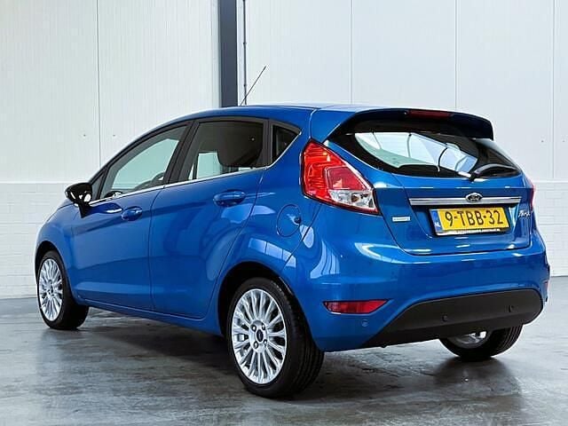 Occasion Ford Fiesta Titanium 101 PK (74 kW) 2014 Blauw Hatchback
