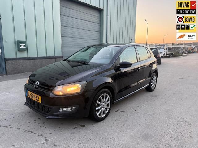 Zwart Gebruikt 2013 VW Polo Highline Hatchback | € 2.350 (Super prijs) - Afbeelding 1/4