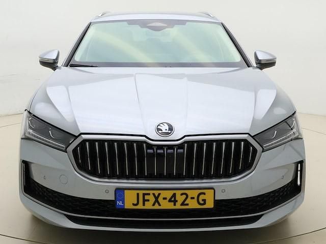 Occasion Skoda Superb LAURIN & KLEMENT 204 PK (150 kW) 2025 Grijs Stationwagen