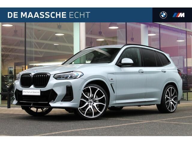 Grijs, metallic lak Gebruikt 2022 BMW X3 Executive SUV | € 50.950 (Iets duurder) - Afbeelding 1/4