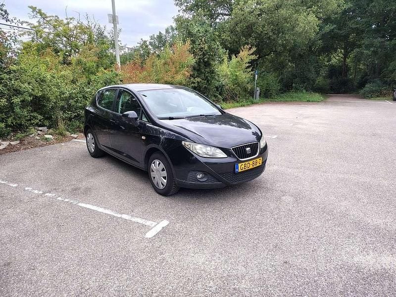 Zwart Gebruikt 2009 Seat Ibiza Hatchback | € 4.995 (Eerlijke prijs) - Afbeelding 1/4