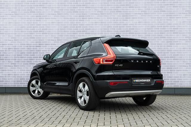 Zwart Gebruikt 2021 Volvo XC40 Business Edition SUV | € 28.399 (Goede deal) - Afbeelding 1/3