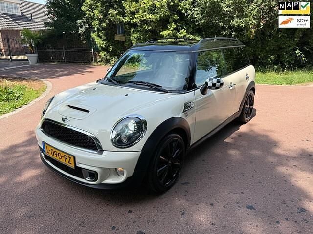 Wit Gebruikt 2011 Mini Cooper Clubman Stationwagen | € 6.495 (Goede deal) - Afbeelding 1/4