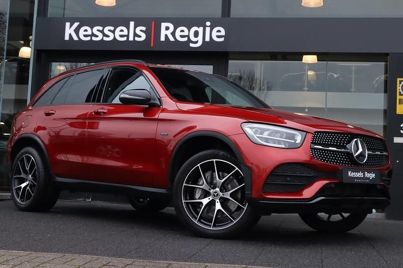 Occasion Mercedes GLC300e AMG 320 PK (235 kW) 2021 Rood SUV