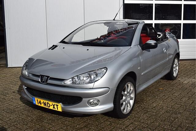 Grijs Gebruikt 2003 Peugeot 206 CC Cabriolet | € 4.495 (Duur) - Afbeelding 1/4