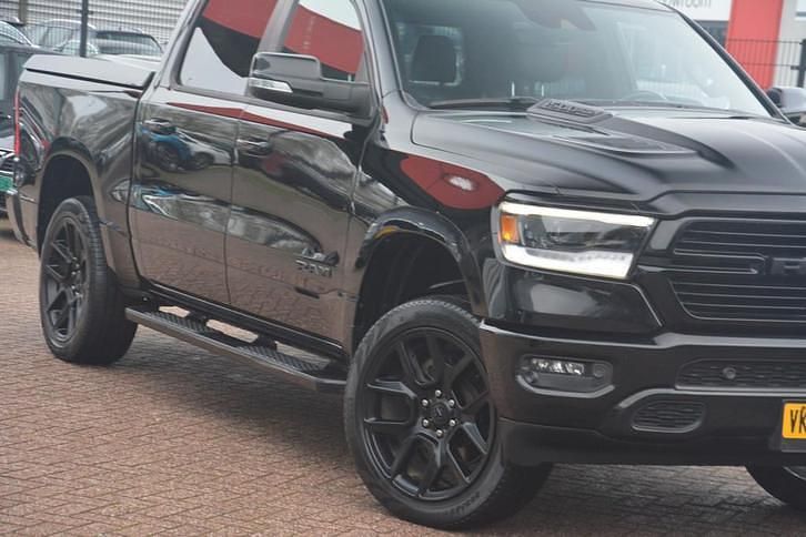 Occasion Dodge Ram 402 PK (295 kW) 2021 Zwart (metallic) Pickup