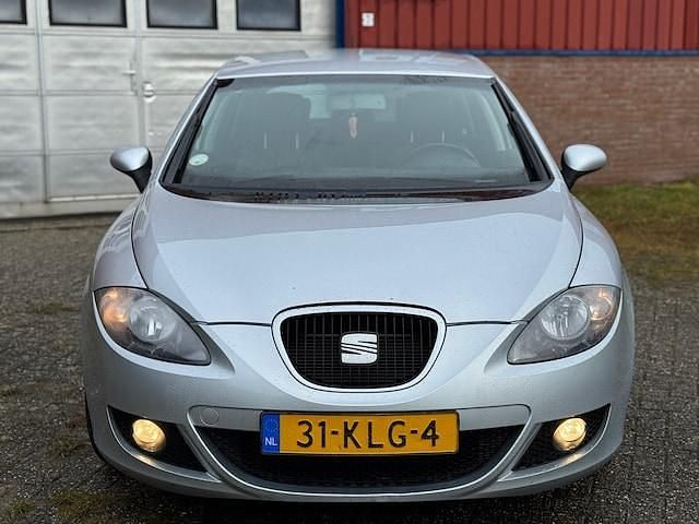Occasion Seat Leon Business 105 PK (77 kW) 2010 Grijs Hatchback