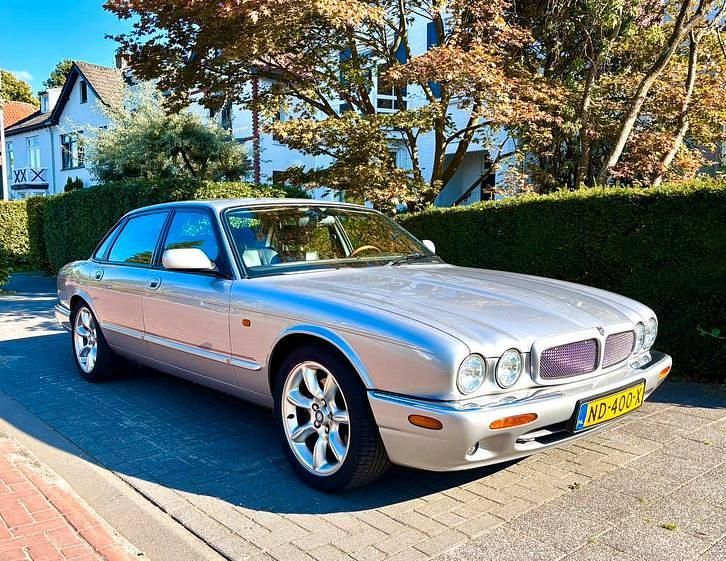 Grijs Gebruikt 1999 Jaguar XJR Supercharged Sedan | € 14.950 - Afbeelding 1/1