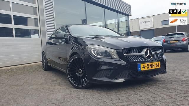 Zwart Gebruikt 2014 Mercedes CLA180 Edition Sedan | € 12.999 (Eerlijke prijs) - Afbeelding 1/4