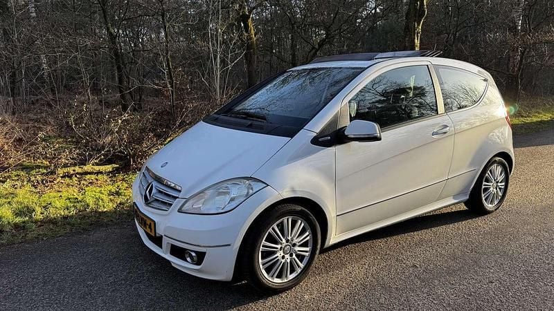 Wit Occasion 2010 Mercedes A160 Stationwagen | € 2.475 (Eerlijke prijs) - Afbeelding 1/4