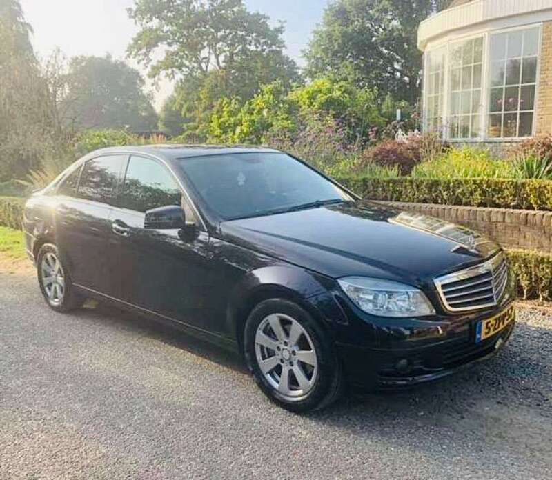 Zwart Gebruikt 2009 Mercedes C200 Business Sedan | € 4.750 (Eerlijke prijs) - Afbeelding 1/4