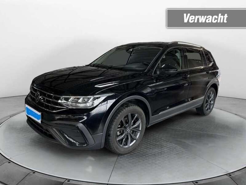 Zwart Gebruikt 2023 VW Tiguan Allspace Life SUV | € 37.950 (Goede deal) - Afbeelding 1/2