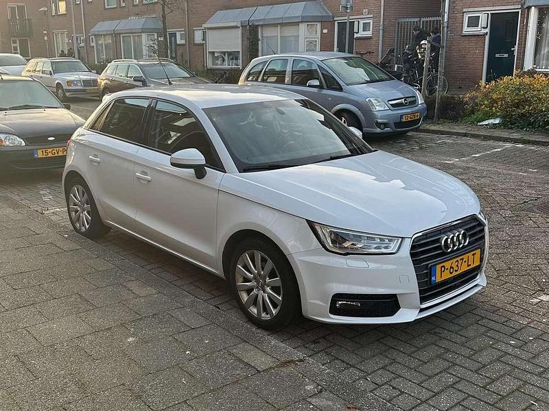Wit Gebruikt 2016 Audi A1 Sport Hatchback | € 12.500 (Eerlijke prijs) - Afbeelding 1/4