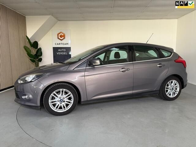 Bruin Occasion 2012 Ford Focus Titanium Hatchback | € 4.450 (Iets duurder) - Afbeelding 1/4
