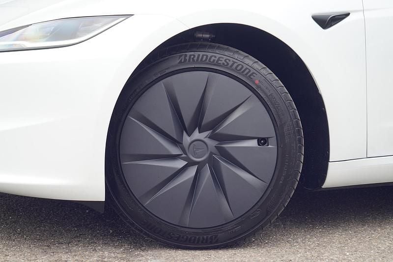 Nieuw Tesla Model 3 RWD 235 kW (320 PK) 2026 Wit Sedan