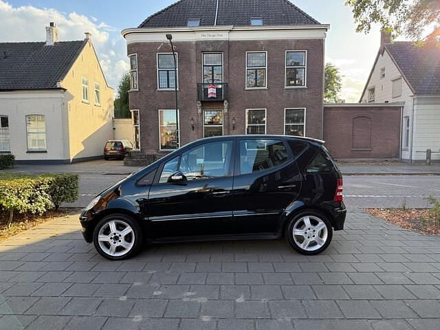 Zwart Gebruikt 2004 Mercedes A140 Elegance MPV | € 2.995 - Afbeelding 1/4