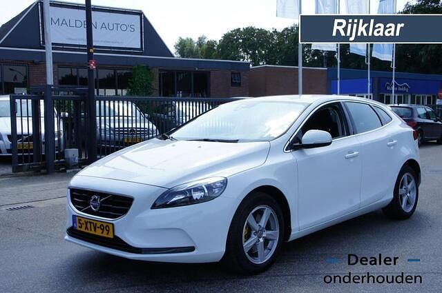Wit Gebruikt 2014 Volvo V40 Momentum Stationwagen | € 10.950 (Eerlijke prijs) - Afbeelding 1/4