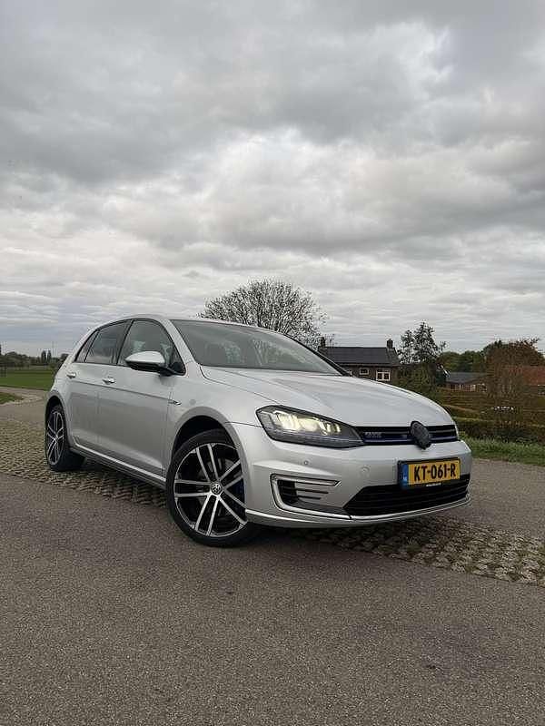 Grijs Gebruikt 2016 VW Golf VII GTE Stationwagen | € 10.495 (Goede deal) - Afbeelding 1/4
