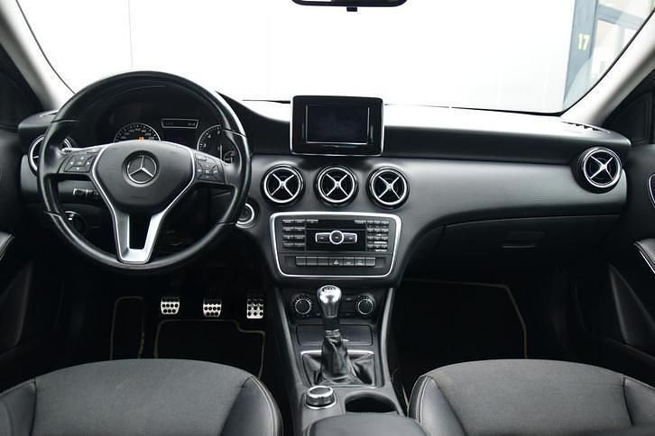 Occasion Mercedes A180 Edition 123 PK (90 kW) 2013 Grijs Hatchback