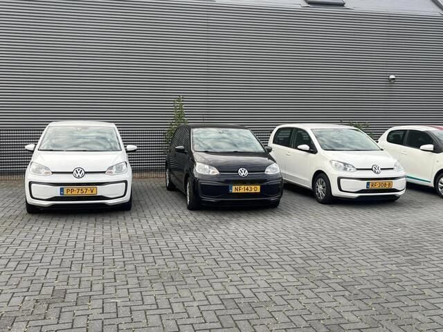 Zwart Gebruikt 2017 VW up! move up! Hatchback | € 7.200 (Eerlijke prijs) - Afbeelding 1/4