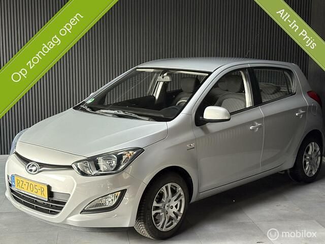 Grijs Gebruikt 2013 Hyundai i20 Hatchback | € 6.499 (Eerlijke prijs) - Afbeelding 1/4