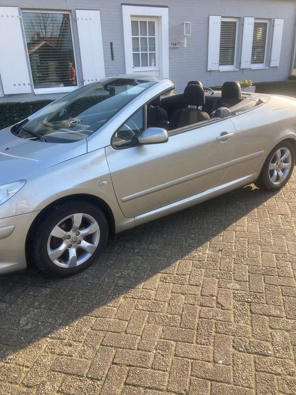 Zilver Gebruikt 2007 Peugeot 307 CC Cabriolet | € 2.900 (Eerlijke prijs) - Afbeelding 1/4