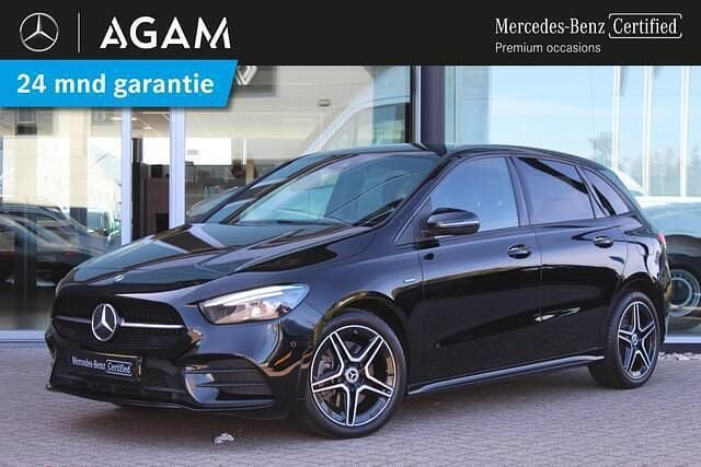 Zwart Gebruikt 2021 Mercedes E250 AMG line MPV | € 29.950 (Goede deal) - Afbeelding 1/4