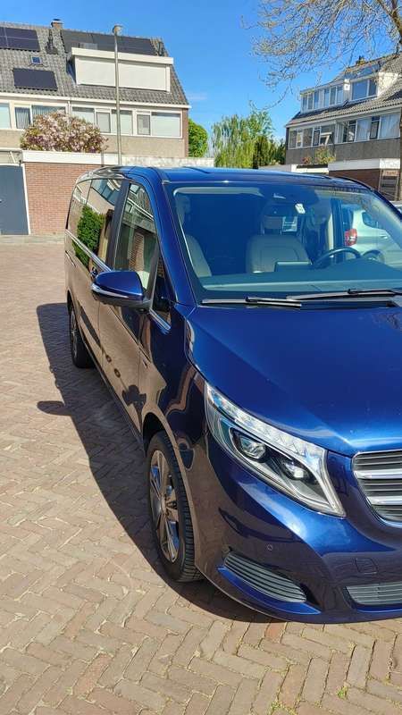 Blauw Gebruikt 2016 Mercedes V220 MPV | € 55.000 - Afbeelding 1/4
