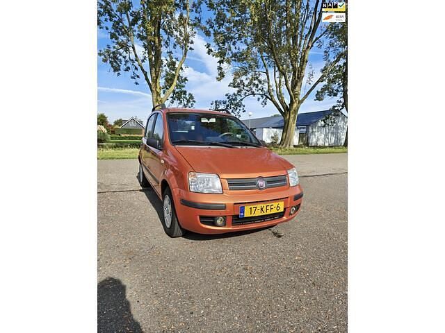 Oranje Gebruikt 2009 Fiat Panda Emotion Hatchback | € 3.199 (Goede deal) - Afbeelding 1/4