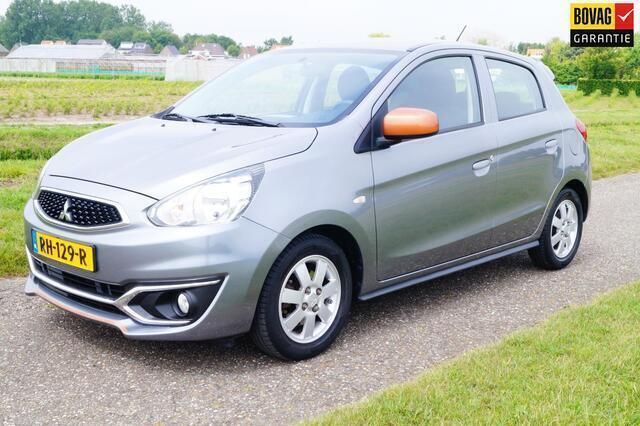 Grijs Gebruikt 2017 Mitsubishi Space Star Hatchback | € 7.985 (Eerlijke prijs) - Afbeelding 1/4