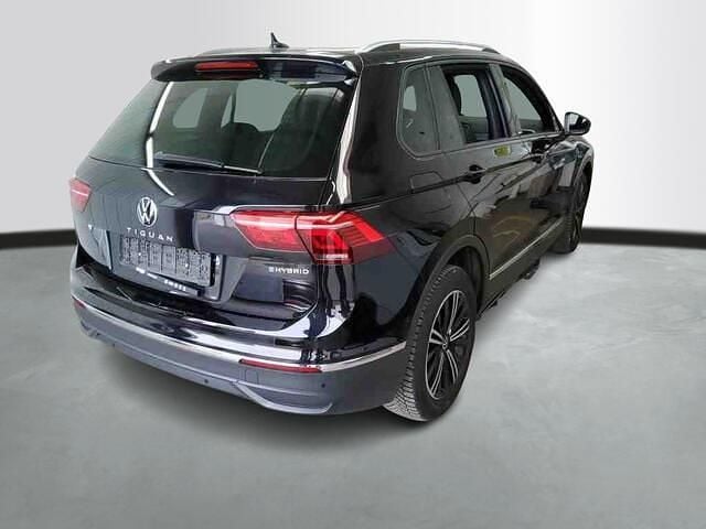 Occasion VW Tiguan Active 245 PK (180 kW) 2022 Zwart (metallic) SUV