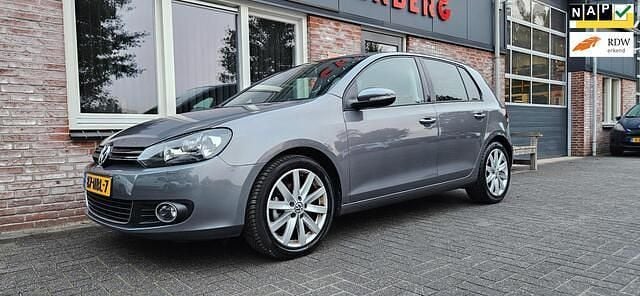 Grijs Gebruikt 2009 VW Golf VI Highline Hatchback | € 4.950 (Eerlijke prijs) - Afbeelding 1/4