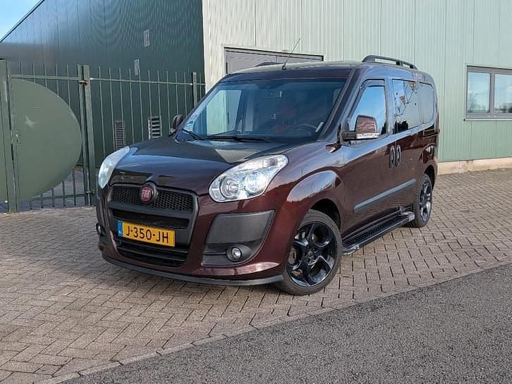 Occasion 2012 Fiat Doblò MPV | € 6.000 (Goede deal) - Afbeelding 1/4