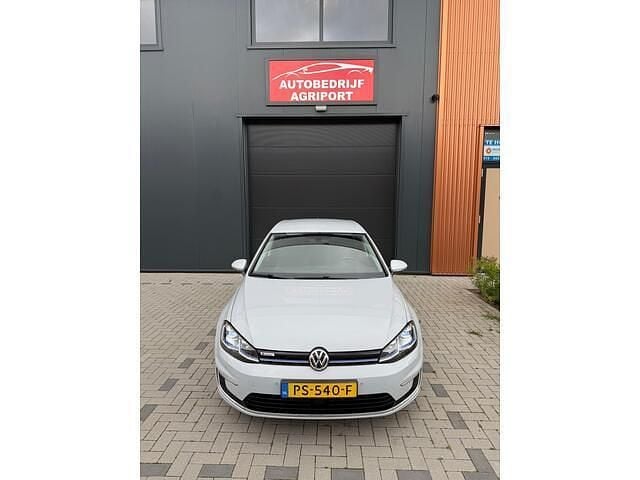 Wit Gebruikt 2017 VW e-Golf Hatchback | € 10.950 (Eerlijke prijs) - Afbeelding 1/4
