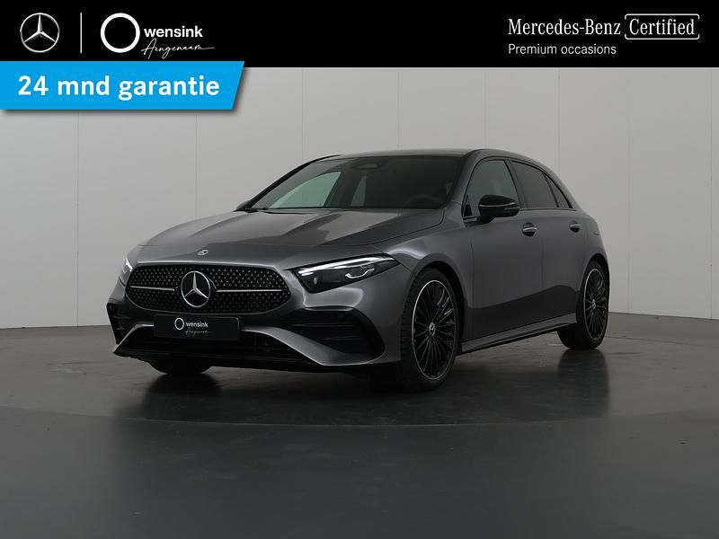 Grijs Gebruikt 2025 Mercedes A180 Business Hatchback | € 41.900 (Duur) - Afbeelding 1/4