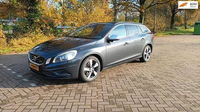 Grijs (metallic) Gebruikt 2011 Volvo V60 Stationwagen | € 6.499 (Super prijs) - Afbeelding 1/4