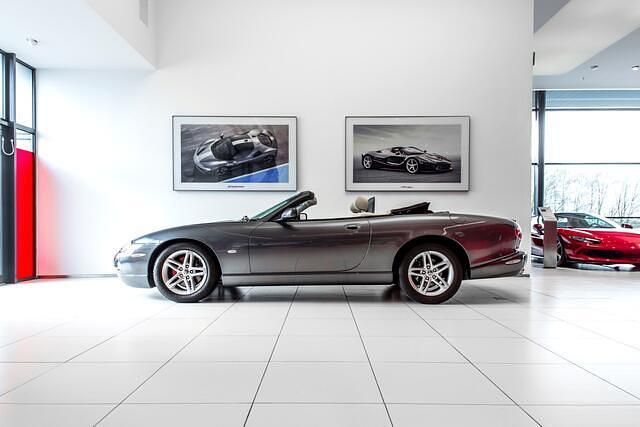Grijs Gebruikt 2005 Jaguar XK8 Cabriolet | € 22.499 (Eerlijke prijs) - Afbeelding 1/4