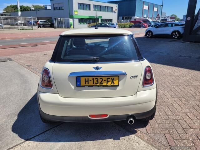 Occasion Mini ONE Salt 97 PK (71 kW) 2008 Wit Hatchback