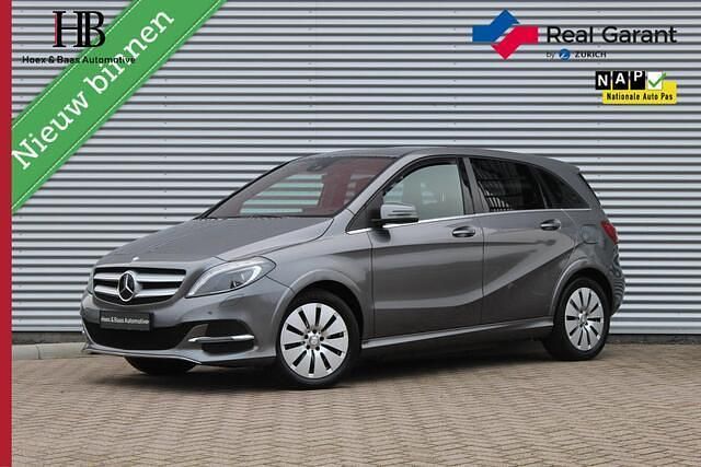 Grijs (metallic) Gebruikt 2015 Mercedes B Electric Drive Prestige MPV | € 7.845 - Afbeelding 1/4