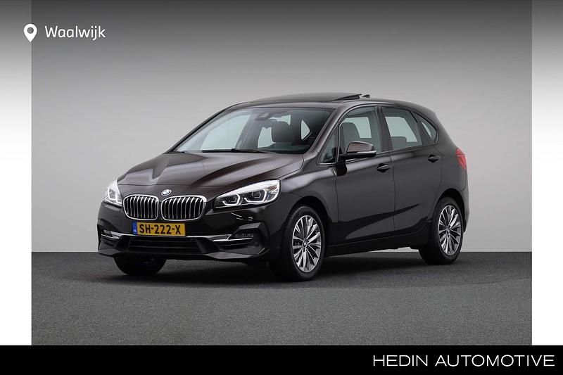 Bruin Occasion 2018 BMW 220 Executive Stationwagen | € 19.880 (Eerlijke prijs) - Afbeelding 1/4
